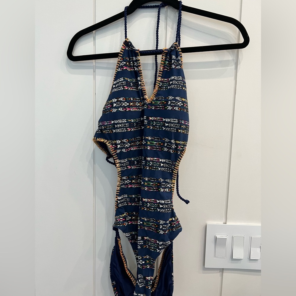 Sperry women’s navy one piece swimsuit. Size M. Like new.